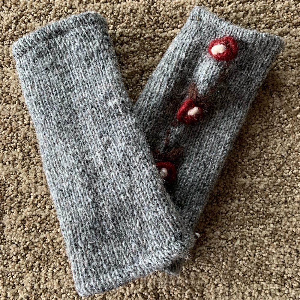 Knitted fleece lined fingerless gloves